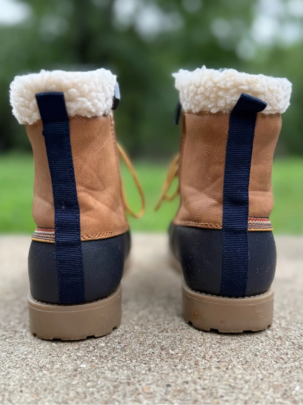 Tommy Hilfiger Duck Boots Size 4 Peacoat Brown Black Faux Shearling Lace Up